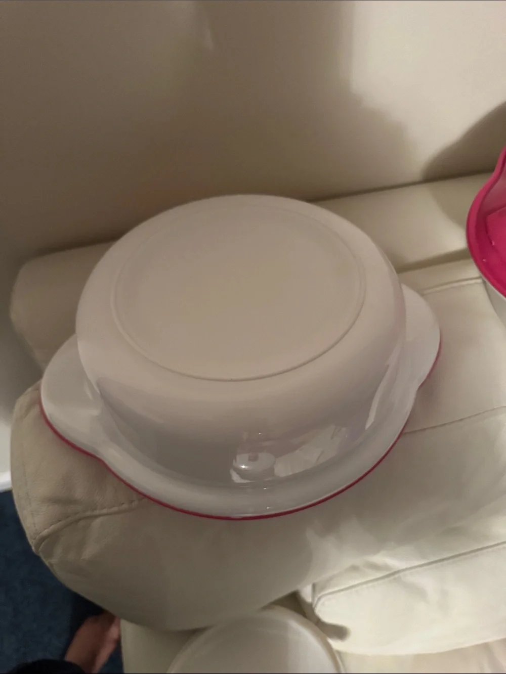 White and Pink Microwaveable Food Storage Bowls with Lids